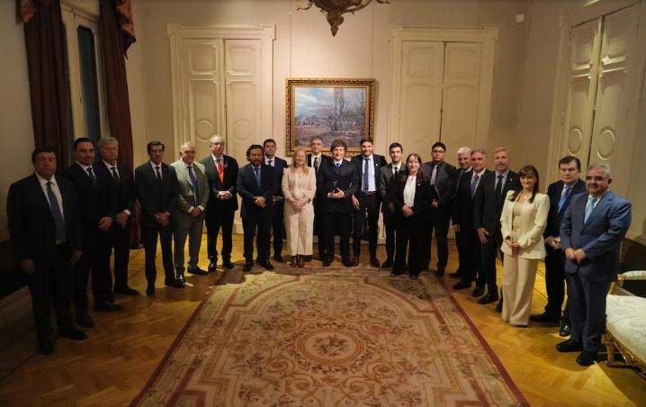 Gobernadores esperan definiciones sobre el Presupuesto 2026 mientras avanzan las negociaciones con Santilli