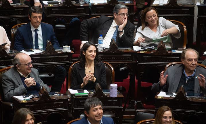 El peronismo busca contener rumores de ruptura en Diputados mientras crecen las tensiones internas
