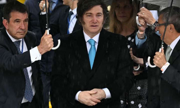 Milei acelera la construcción de un nuevo bloque de poder y deja al peronismo frente a su crisis más profunda