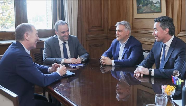 Llaryora habló de su reunión con Santilli y Adorni y marcó el inicio de “una nueva etapa de diálogo”
