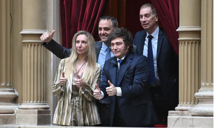 Adorni expondrá en Diputados bajo presión por su patrimonio y con respaldo del Gobierno
