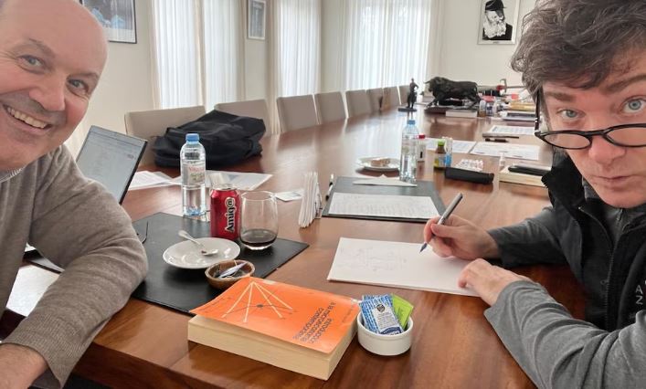 Sturzenegger expondrá en el Senado por la ley de propiedad privada