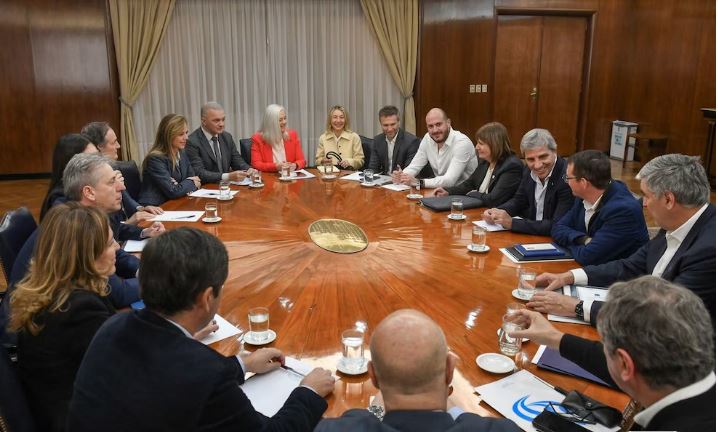 El Gobierno negocia cambios en las PASO y analiza volverlas optativas