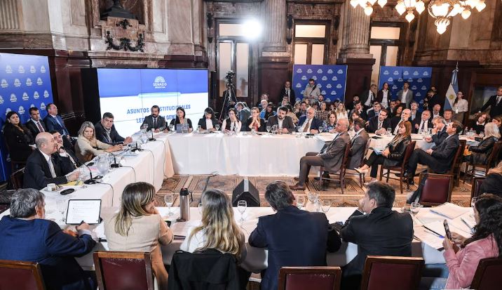 Los libertarios aceleraron acuerdos en el Senado y buscarán dictaminar la ley de propiedad privada