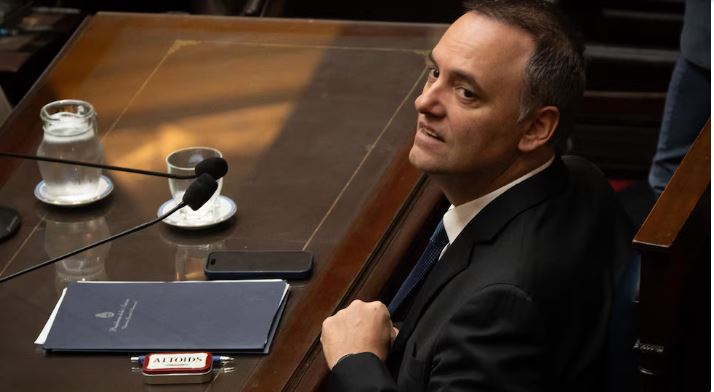 Diputados empezó a evaluar una interpelación contra Adorni por el avance de la causa judicial