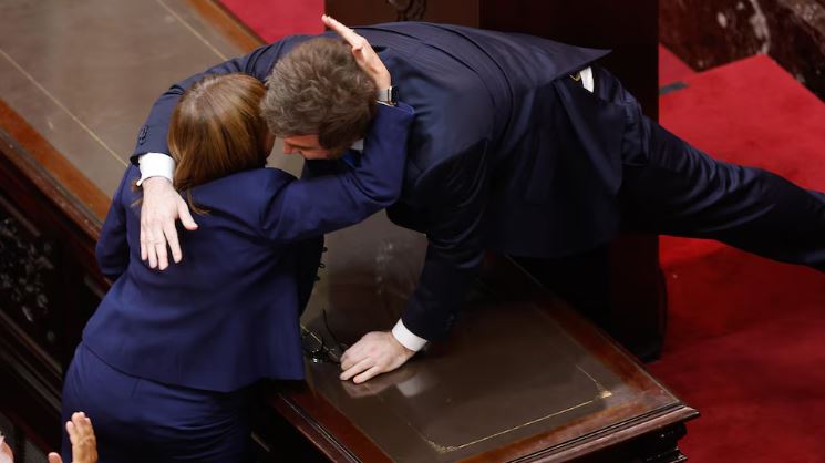 Bullrich desafió la estrategia oficial y profundizó la interna en La Libertad Avanza