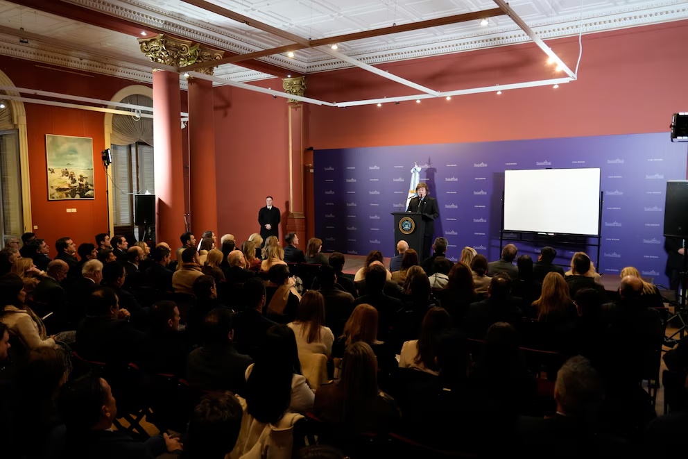 Milei evaluó blindar al INDEC en la reforma de la Carta Orgánica del Banco Central