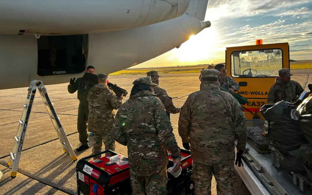 El Gobierno fijó una suba del 12,22% para militares y un bono de $80.000 para estatales